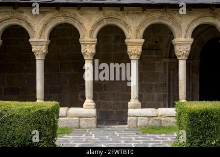 Cloître intérieure de la Seu d'Urgell Cathédrale (Alt Urgell, Catalogne, Espagne, Pyrénées) ESP: Claustro Interior de la Catedral de la Seu d'Urgell Banque D'Images