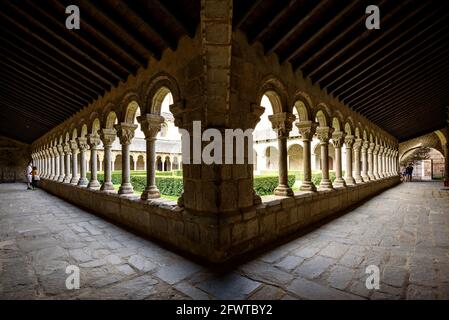 Cloître intérieure de la Seu d'Urgell Cathédrale (Alt Urgell, Catalogne, Espagne, Pyrénées) ESP: Claustro Interior de la Catedral de la Seu d'Urgell Banque D'Images