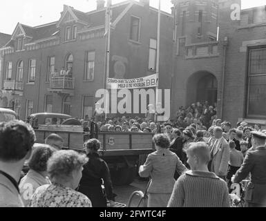 Exercice BB [protection de la population] à Arnhem, distribution massive de nourriture, 21 septembre 1955, secours, Organisations d'urgence, exercices, pays-Bas, Agence de presse du XXe siècle photo, nouvelles à retenir, documentaire, photographie historique 1945-1990, histoires visuelles, L'histoire humaine du XXe siècle, immortaliser des moments dans le temps Banque D'Images