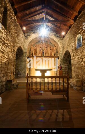 Intérieur de l'église romane Santa Eulàlia de Erill la Vall (Vallée de Boí, Catalogne, Espagne, Pyrénées) ESP: Intérieur de Santa Eulàlia de Erill la Vall Banque D'Images