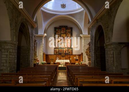 Intérieur de l'église de Sant Miquèu de Vielha (Vallée de l'Aran, Catalogne, Espagne, Pyrénées) ESP: Intérieur de la iglesia de Sant Miquèu de Vielha, España Banque D'Images