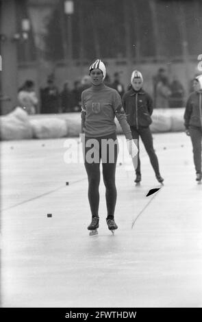 Jeux olympiques d'hiver à Grenoble. Stien Kaiser, après son trajet dans les 3000 mètres., 12 février 1968, patinage, sport, Pays-Bas, Agence de presse du XXe siècle photo, nouvelles à retenir, documentaire, photographie historique 1945-1990, histoires visuelles, L'histoire humaine du XXe siècle, immortaliser des moments dans le temps Banque D'Images