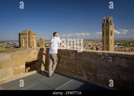 Vue depuis la terrasse de Castell del Rei ou le château de la Suda (Lleida, Catalogne, Espagne) ESP: Vues desde la terraza del Castillo del Rey o la Suda Banque D'Images