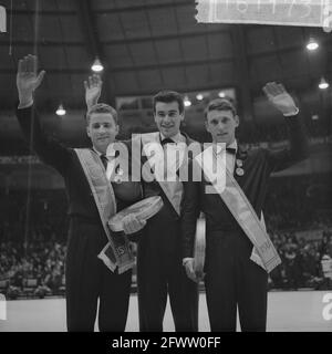 Sur la robe honorifique de gauche à droite Karol Divin (Tchécoslovaquie), Manfred Schnelldorfer et Alain Calmat, 29 février 1964, patinage artistique, pays-Bas, agence de presse du xxe siècle photo, nouvelles à retenir, documentaire, photographie historique 1945-1990, histoires visuelles, L'histoire humaine du XXe siècle, immortaliser des moments dans le temps Banque D'Images