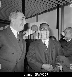 Dr. Arrivée J. H. E. Ferrier, gouverneur de l'aéroport de Schiphol du Suriname. J. H. E. Ferrier, 6 mars 1968, arrivées, gouverneurs, Pays-Bas, Agence de presse du XXe siècle photo, nouvelles à retenir, documentaire, photographie historique 1945-1990, histoires visuelles, L'histoire humaine du XXe siècle, immortaliser des moments dans le temps Banque D'Images