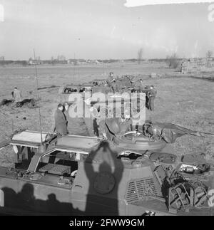 Exercice d'essai de l'armée sur terrain loué à Valkenswaard (NB), 9 décembre 1964, LANDMACHT, exercices, Grounds, pays-Bas, agence de presse du XXe siècle photo, news to remember, documentaire, photographie historique 1945-1990, histoires visuelles, L'histoire humaine du XXe siècle, immortaliser des moments dans le temps Banque D'Images