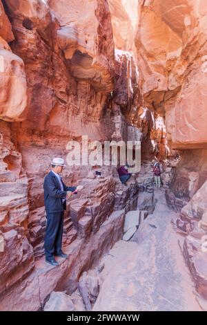 WADI RUM, JORDANIE - 26 MARS 2017 : canyon de Khazali dans le désert de Wadi Rum, Jordanie Banque D'Images