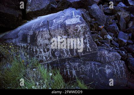 Big Petroglyph Canyon ; dans les montagnes Coso de Californie Banque D'Images