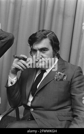 American Pierre Salinger, ancien secrétaire de presse à la Maison Blanche du président John F. Kennedy, aujourd'hui directeur de Gramco International donne une conférence de presse, 3 juillet 1970, directeurs, conférences de presse, Portraits, pays-Bas, photo de l'agence de presse du XXe siècle, nouvelles à retenir, documentaire, photographie historique 1945-1990, histoires visuelles, L'histoire humaine du XXe siècle, immortaliser des moments dans le temps Banque D'Images