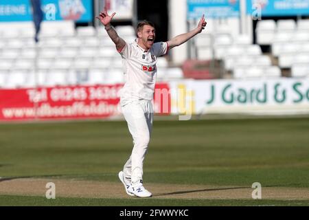 Jamie porter, d'Essex, réclame le cricket d'Alex Lees lors du CCC d'Essex contre le CCC de Durham, le cricket du groupe 1 du championnat du comté d'assurance LV au Cloudfm C. Banque D'Images