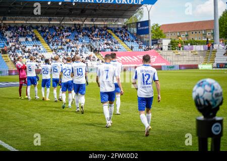 Odense, Danemark. 24 mai 2021. Les joueurs d'OB entrent sur le terrain pour le match 3F Superliga entre Odense Boldklub et AC Horsens au Parc d'énergie de la nature à Odense. (Crédit photo : Gonzales photo/Alamy Live News Banque D'Images