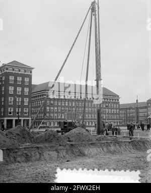 Affectations empilage de la première pile Minerva Square, 6 décembre 1955, pays-Bas, agence de presse du XXe siècle photo, nouvelles à retenir, documentaire, photographie historique 1945-1990, histoires visuelles, L'histoire humaine du XXe siècle, immortaliser des moments dans le temps Banque D'Images