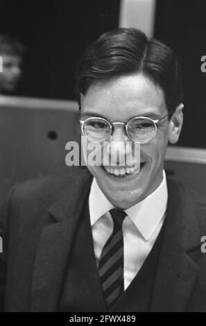 Débat ouvert entre le Conseil étudiant néerlandais et le ministre Veringa à Utrecht. Une salle surpeuplée, ministre de gauche Veringa, 19 juin 1968, débats, CONSEILS D'ÉTUDIANTS, ministres, pays-Bas, Agence de presse du XXe siècle photo, nouvelles à retenir, documentaire, photographie historique 1945-1990, histoires visuelles, L'histoire humaine du XXe siècle, immortaliser des moments dans le temps Banque D'Images