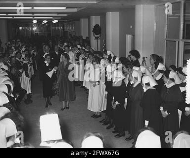 Ouverture Diaconessenhuis, 23 novembre 1955, visites, reines, maison royale, ouvertures, hôpitaux, pays-Bas, agence de presse du XXe siècle photo, nouvelles à retenir, documentaire, photographie historique 1945-1990, histoires visuelles, L'histoire humaine du XXe siècle, immortaliser des moments dans le temps Banque D'Images