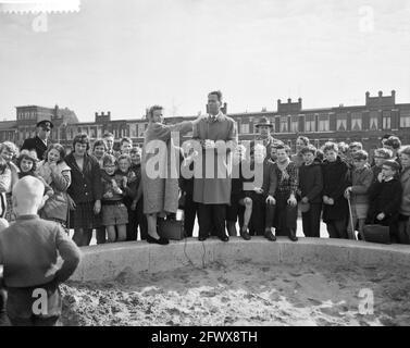 Ouverture de Madurodam par le ministre des Affaires étrangères M. J. M. A. N. LUNs, 6 avril 1960, ouvertures, pays-Bas, agence de presse du xxe siècle photo, nouvelles à retenir, documentaire, photographie historique 1945-1990, histoires visuelles, L'histoire humaine du XXe siècle, immortaliser des moments dans le temps Banque D'Images