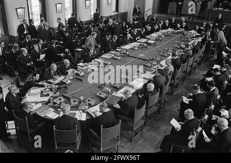 Ouverture de la Conférence de l'OTAN à la Haye, enquêtes, 12 mai 1964, APERÇU, OUVERTURES, pays-Bas, Agence de presse du XXe siècle photo, nouvelles à retenir, documentaire, photographie historique 1945-1990, histoires visuelles, L'histoire humaine du XXe siècle, immortaliser des moments dans le temps Banque D'Images