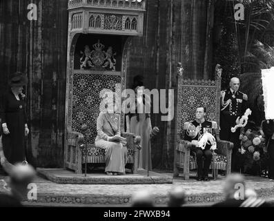 Etats d'ouverture général. La reine prononce le discours du trône, le 21 septembre 1948, reines, intronisation, Pays-Bas, Agence de presse du XXe siècle photo, nouvelles à retenir, documentaire, photographie historique 1945-1990, histoires visuelles, L'histoire humaine du XXe siècle, immortaliser des moments dans le temps Banque D'Images