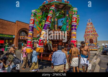 Toronto (Canada), le 2015 août - le festival annuel Vinaayagar Chariot est célébré par la communauté tamoule de Toronto Banque D'Images