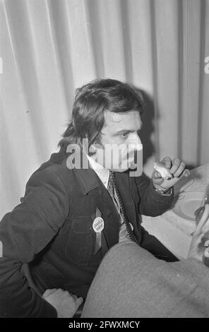 PvdA-Congress, Amsterdam; Van der Louw , Head, Eats sandwich, 5 février 1971, Congrès, pays-Bas, Agence de presse du XXe siècle photo, news to Banque D'Images