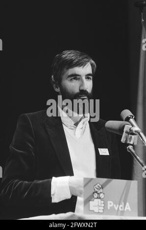 Congrès du Conseil et des États de la PVDA à Amsterdam. Discours de Max van der Berg, 13 février 1982, congrès, discours, Pays-Bas, 20e centu Banque D'Images