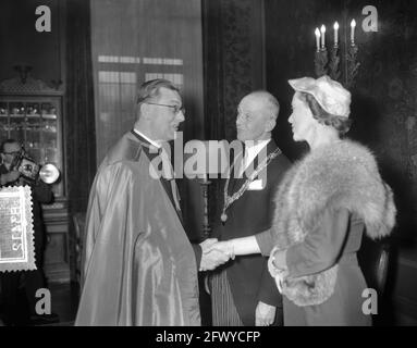 Réception nouveau Maire de la Haye Van Kalfschoten, 19 février 1957, AUTORITÉS ACTUELLES, RECEPTIES, Pays-Bas, Agence de presse du XXe siècle photo, Banque D'Images