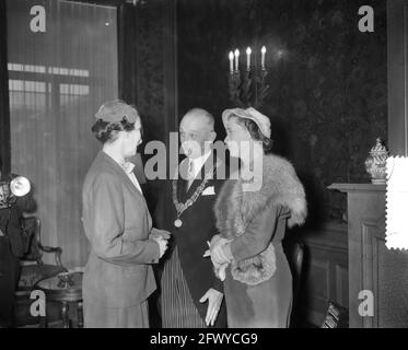 Réception nouveau Maire de la Haye Van Kalfschoten, 19 février 1957, BURGEMEESTERS, RECEPTIES, Pays-Bas, Agence de presse du XXe siècle photo, nouvelles Banque D'Images