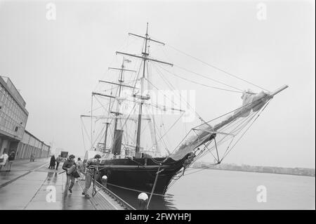 Réplique du navire radar Koning Willem III baptisé Kanko Maus (Amsterdam); le Kanko Maru au quai, 14 janvier 1988, navires, pays-Bas, agence de presse du xxe siècle photo, nouvelles à retenir, documentaire, photographie historique 1945-1990, histoires visuelles, L'histoire humaine du XXe siècle, immortaliser des moments dans le temps Banque D'Images