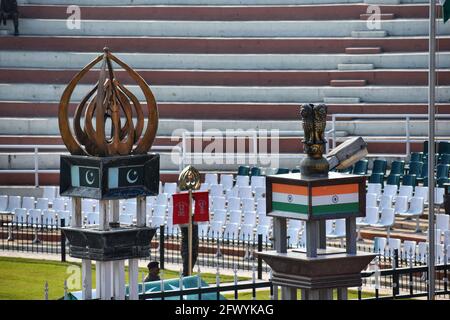 Photographie de la cérémonie de clôture quotidienne de la frontière Wagah-Attari qui sépare le Pakistan et l'Inde. Banque D'Images