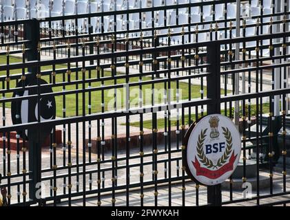 Photographie de la cérémonie de clôture quotidienne de la frontière Wagah-Attari qui sépare le Pakistan et l'Inde. Banque D'Images