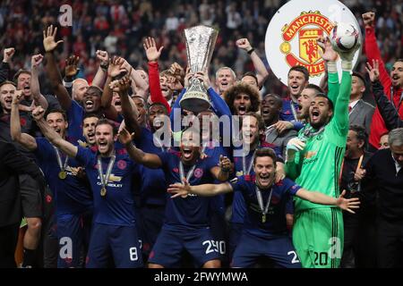 Photo du dossier en date du 24-05-2017 de Manchester United qui a levé le trophée après avoir remporté la finale de l'UEFA Europa League 2017 à l'aréna Friends à Stockholm, en Suède. Date de publication : le mardi 25 mai 2021. Banque D'Images