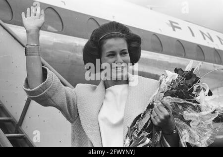 Rina Lodders (Miss Holland Benelux) au départ de l'aéroport de Schiphol, 7 août 1962, manquant, départ, Pays-Bas, Agence de presse du XXe siècle photo, nouvelles à retenir, documentaire, photographie historique 1945-1990, histoires visuelles, L'histoire humaine du XXe siècle, immortaliser des moments dans le temps Banque D'Images