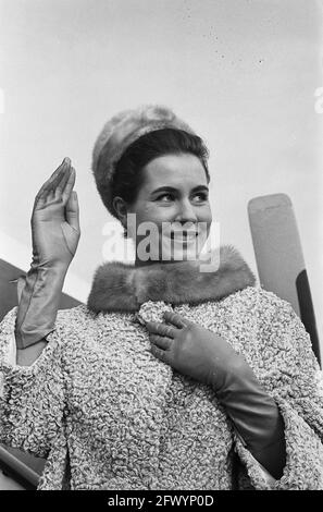 Rina Lodders part de Schiphol à Londres pour présenter sa couronne, le 2 novembre 1963, pays-Bas, agence de presse du XXe siècle photo, news to Remember, documentaire, photographie historique 1945-1990, histoires visuelles, L'histoire humaine du XXe siècle, immortaliser des moments dans le temps Banque D'Images