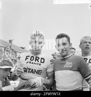 Visite des pays-Bas, départ à Amstelveen, Jacques Anquet (leader), 12 mai 1965, DÉPART, circuits, courses de vélo, pays-Bas, Agence de presse du XXe siècle photo, news to remember, documentaire, photographie historique 1945-1990, histoires visuelles, L'histoire humaine du XXe siècle, immortaliser des moments dans le temps Banque D'Images