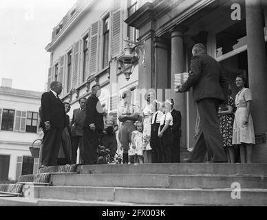 Parti d'équitation Princesses à cheval, 19 septembre 1947, Princesses, pays-Bas, agence de presse du xxe siècle photo, nouvelles à retenir, documentaire, photographie historique 1945-1990, histoires visuelles, L'histoire humaine du XXe siècle, immortaliser des moments dans le temps Banque D'Images