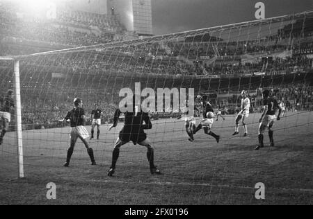 Finale de la coupe d'Europe à Madrid. Ajax contre AC Milan 1-4, 28 mai 1969, sports, football, pays-Bas, agence de presse du xxe siècle photo, nouvelles à retenir, documentaire, photographie historique 1945-1990, histoires visuelles, L'histoire humaine du XXe siècle, immortaliser des moments dans le temps Banque D'Images