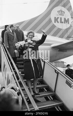 Sjoukje Dijkstra de retour aux pays-Bas à Schiphol, le 20 mars 1962, pays-Bas, agence de presse du XXe siècle photo, nouvelles à retenir, documentaire, photographie historique 1945-1990, histoires visuelles, L'histoire humaine du XXe siècle, immortaliser des moments dans le temps Banque D'Images