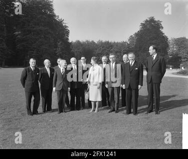 La reine Juliana reçoit les ministres des Finances de la CEE au Palais Soestdijk, le 9 octobre 1962, portraits de groupe, reens, ministres, pays-Bas, Agence de presse du XXe siècle photo, nouvelles à retenir, documentaire, photographie historique 1945-1990, histoires visuelles, L'histoire humaine du XXe siècle, immortaliser des moments dans le temps Banque D'Images