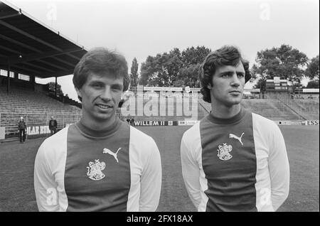 Ajax présente une nouvelle sélection (Amsterdam); non 3, 4 Evertse et Lubecke, 13 juillet 1977, sports, football, Pays-Bas, Agence de presse du XXe siècle photo, nouvelles à retenir, documentaire, photographie historique 1945-1990, histoires visuelles, L'histoire humaine du XXe siècle, immortaliser des moments dans le temps Banque D'Images