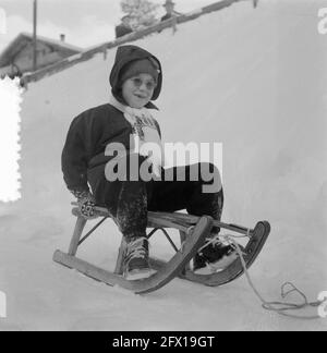 Visite royale à Grindelwald (Marie en traîneau), 31 décembre 1953, princesses, traîneau, Pays-Bas, Agence de presse du XXe siècle photo, nouvelles à retenir, documentaire, photographie historique 1945-1990, histoires visuelles, L'histoire humaine du XXe siècle, immortaliser des moments dans le temps Banque D'Images