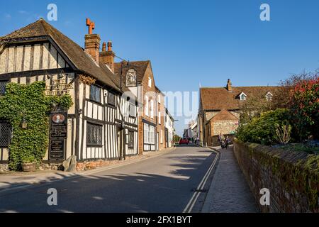 Le pub de bouteilles en cuir de Cobham Kent. Connu sous le nom de maison de bière préférée de Charles Dickens. Banque D'Images