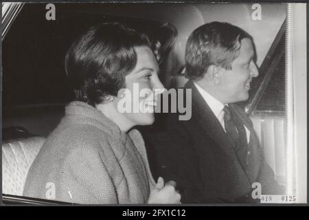 Maison royale, princes, princesses, aéroports, Beatrix, princesse, Claus, prince, 28 décembre 1965, Maison royale, princes, princesses, aéroports, pays-Bas, agence de presse du xxe siècle photo, nouvelles à retenir, documentaire, photographie historique 1945-1990, histoires visuelles, L'histoire humaine du XXe siècle, immortaliser des moments dans le temps Banque D'Images