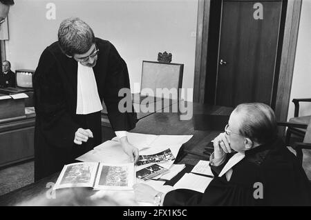 Résumé de la procédure NAC contra KNVB trouble i.v.d. en match contre Feijenoord; avocat NAC m.. M. van Dijk, 29 janvier 1980, AVOCATS, COUR, pays-Bas, agence de presse du xxe siècle photo, nouvelles à retenir, documentaire, photographie historique 1945-1990, histoires visuelles, L'histoire humaine du XXe siècle, immortaliser des moments dans le temps Banque D'Images