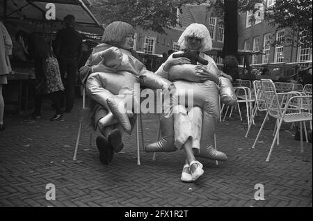 Marché d'art dans la cour Musée historique d'Amsterdam, 21 septembre 1972, Art, cours, Marchés, musées, pays-Bas, agence de presse du XXe siècle photo, news to remember, documentaire, photographie historique 1945-1990, histoires visuelles, L'histoire humaine du XXe siècle, immortaliser des moments dans le temps Banque D'Images