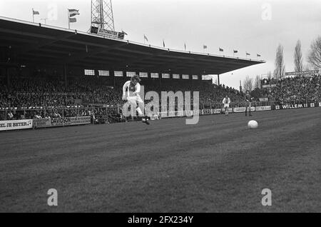 Ajax contre FC Utrecht 5-2, Arie Haan en action, 16 mars 1974, sports, football, pays-Bas, agence de presse du xxe siècle photo, nouvelles à retenir, documentaire, photographie historique 1945-1990, histoires visuelles, L'histoire humaine du XXe siècle, immortaliser des moments dans le temps Banque D'Images