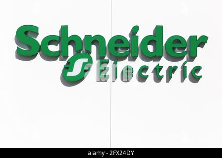 Ballerup, Danemark - 9 mars 2017 : logo Schneider Electric sur un mur. Schneider Electric est une multinationale européenne, leader dans le domaine de l'automatisation Banque D'Images