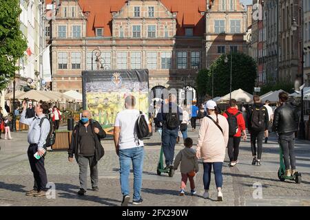 Gdansk, Pologne le 24 mai 2021 la bannière de la finale de l'Europa League est visible à Gdansk, Pologne le 24 mai 2021 2021 la finale de l'UEFA Europa League sera le match final de l'UEFA Europa League 2020–21, la 50e saison du tournoi de football des clubs secondaires d'Europe organisé par l'UEFA, Et la 12e saison depuis qu'il a été rebaptisé de la coupe UEFA à la Ligue Europa de l'UEFA. Le jeu sera joué le 26 mai 2021 au stade de Gdansk. Credit: Vadim Pacajev/Alay Live News Banque D'Images