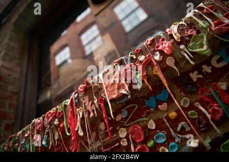 Pike place Gum Wall Seattle. Le célèbre mur de gomme de Pike place Market, au centre-ville de Seattle, Washington. Banque D'Images