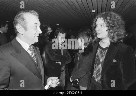 Tirage au sort pour le tournoi d'échecs de haut fourneau à Beverwijk; Kortshnoj (l) Timman, 19 janvier 1978, tirages, échecs, Pays-Bas, Agence de presse du XXe siècle photo, nouvelles à retenir, documentaire, photographie historique 1945-1990, histoires visuelles, L'histoire humaine du XXe siècle, immortaliser des moments dans le temps Banque D'Images