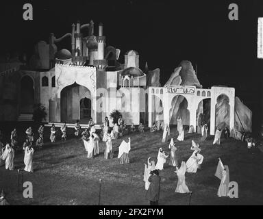 Lustrum Utrechtts Studenten corps. Jeu de Lustrum Djenghis Khan, 3 juillet 1951, anniversaires, associations étudiantes, Pays-Bas, Agence de presse du XXe siècle photo, nouvelles à retenir, documentaire, photographie historique 1945-1990, histoires visuelles, L'histoire humaine du XXe siècle, immortaliser des moments dans le temps Banque D'Images