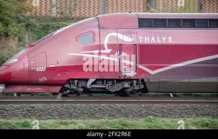 Aix-la-Chapelle le 2021 mars : le Thalys relie l'Allemagne et Paris. Sur la photo l'arrivée du train à Aix-la-Chapelle Banque D'Images